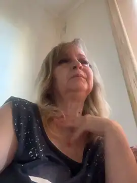 Snapshot of Irina2909@xh chatting on June 1, 5:29 am Irina2909xh online show from June 1, 5:29 am