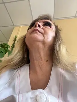 Snapshot of Irina2909@xh chatting on September 18, 9:01 am Irina2909xh online show from September 18, 9:01 am