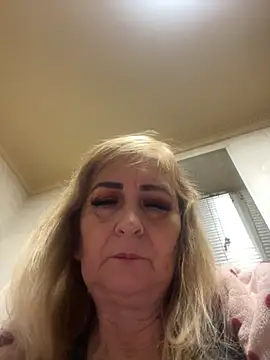 Snapshot of Irina2909@xh chatting on October 1, 3:27 pm Irina2909xh online show from October 1, 3:27 pm