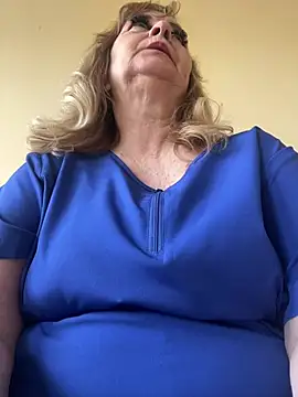 Snapshot of Irina2909@xh chatting on June 16, 8:47 am Irina2909xh online show from June 16, 8:47 am
