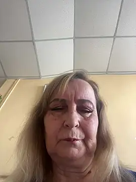 Snapshot of Irina2909@xh chatting on June 25, 7:35 am Irina2909xh online show from June 25, 7:35 am