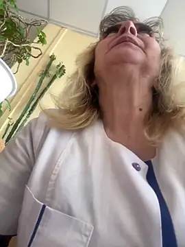 Snapshot of Irina2909@xh chatting on March 11, 10:18 am Irina2909xh online show from March 11, 10:18 am