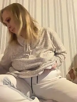 Snapshot of Irina2909@xh chatting on February 25, 6:30 pm Irina2909xh online show from February 25, 6:30 pm