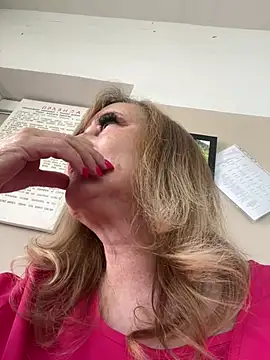 Snapshot of Irina2909@xh chatting on May 22, 10:24 am Irina2909xh online show from May 22, 10:24 am