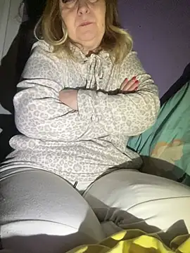 Snapshot of Irina2909@xh chatting on February 5, 4:52 am Irina2909xh online show from February 5, 4:52 am