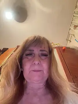 Snapshot of Irina2909@xh chatting on July 10, 9:04 pm Irina2909xh online show from July 10, 9:04 pm