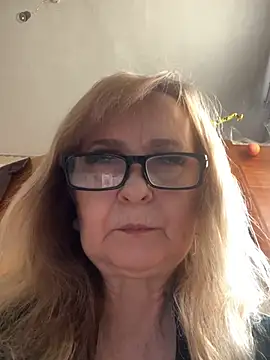 Snapshot of Irina2909@xh chatting on May 30, 8:09 am Irina2909xh online show from May 30, 8:09 am