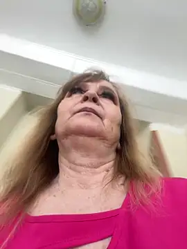 Snapshot of Irina2909@xh chatting on February 19, 11:18 am Irina2909xh online show from February 19, 11:18 am