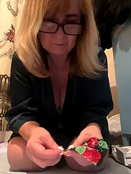 Snapshot of Irina2909@xh chatting on October 18, 10:12 pm Irina2909xh online show from October 18, 10:12 pm