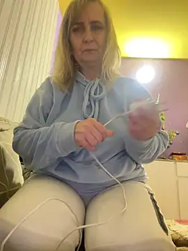 Snapshot of Irina2909@xh chatting on February 1, 9:46 pm Irina2909xh online show from February 1, 9:46 pm