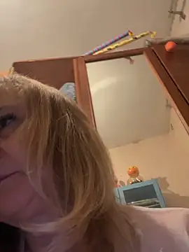 Snapshot of Irina2909@xh chatting on July 4, 8:13 pm Irina2909xh online show from July 4, 8:13 pm