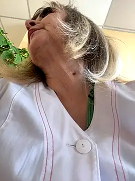 Snapshot of Irina2909@xh chatting on September 25, 7:36 am Irina2909xh online show from September 25, 7:36 am