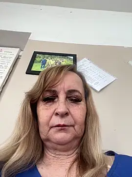 Snapshot of Irina2909@xh chatting on June 15, 8:47 am Irina2909xh online show from June 15, 8:47 am
