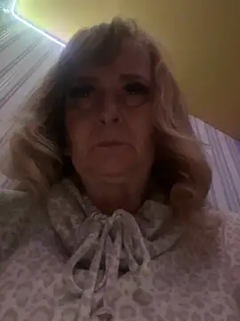 Snapshot of Irina2909@xh chatting on April 29, 6:03 pm Irina2909xh online show from April 29, 6:03 pm