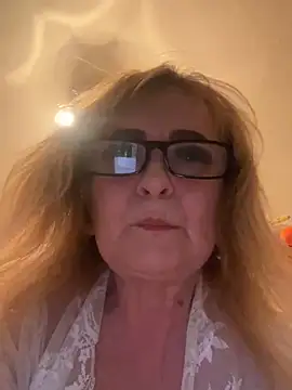 Irina2909xh online show from April 3, 6:47 pm