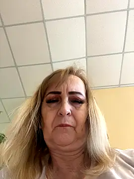 Snapshot of Irina2909@xh chatting on October 6, 9:21 am Irina2909xh online show from October 6, 9:21 am