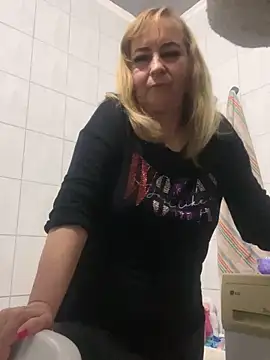 Snapshot of Irina2909@xh chatting on May 14, 11:24 pm Irina2909xh online show from May 14, 11:24 pm