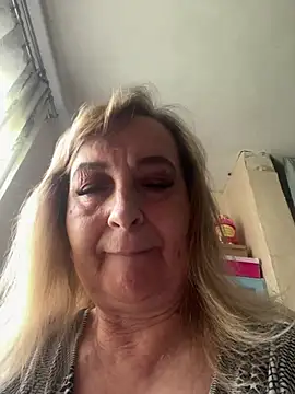 Snapshot of Irina2909@xh chatting on June 27, 9:15 am Irina2909xh online show from June 27, 9:15 am