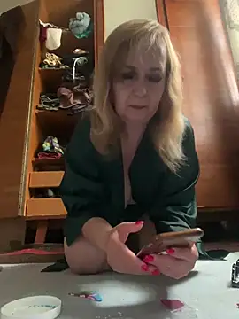 Snapshot of Irina2909@xh chatting on May 31, 3:45 am Irina2909xh online show from May 31, 3:45 am