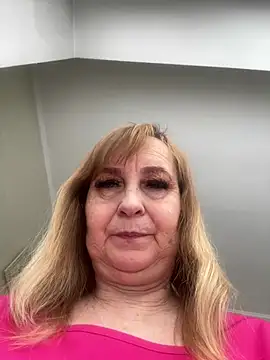 Snapshot of Irina2909@xh chatting on February 23, 12:17 pm Irina2909xh online show from February 23, 12:17 pm