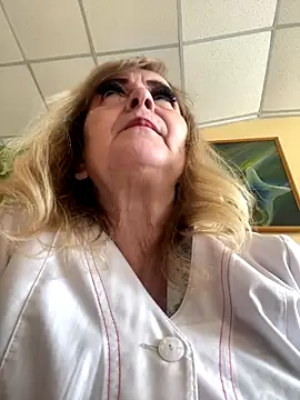 Snapshot of Irina2909@xh chatting on September 29, 9:05 am Irina2909xh online show from September 29, 9:05 am