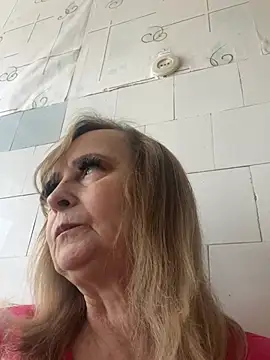 Snapshot of Irina2909@xh chatting on June 4, 11:15 am Irina2909xh online show from June 4, 11:15 am