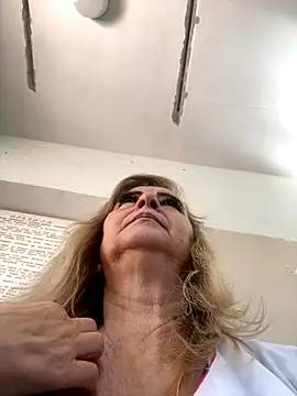 Snapshot of Irina2909@xh chatting on October 3, 11:01 am Irina2909xh online show from October 3, 11:01 am