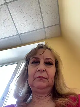 Snapshot of Irina2909@xh chatting on May 7, 8:39 am Irina2909xh online show from May 7, 8:39 am