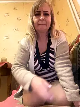 Snapshot of Irina2909@xh chatting on October 4, 4:03 am Irina2909xh online show from October 4, 4:03 am