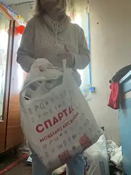 Snapshot of Irina2909@xh chatting on February 22, 1:35 pm Irina2909xh online show from February 22, 1:35 pm