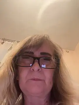 Snapshot of Irina2909@xh chatting on September 13, 10:10 pm Irina2909xh online show from September 13, 10:10 pm