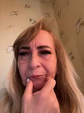 Snapshot of Irina2909@xh chatting on October 11, 6:14 am Irina2909xh online show from October 11, 6:14 am