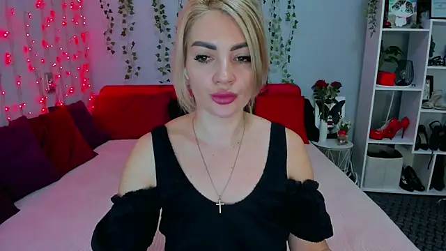 LunaBellucci online show from February 23, 12:17 pm