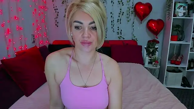 LunaBellucci online show from March 27, 8:11 am