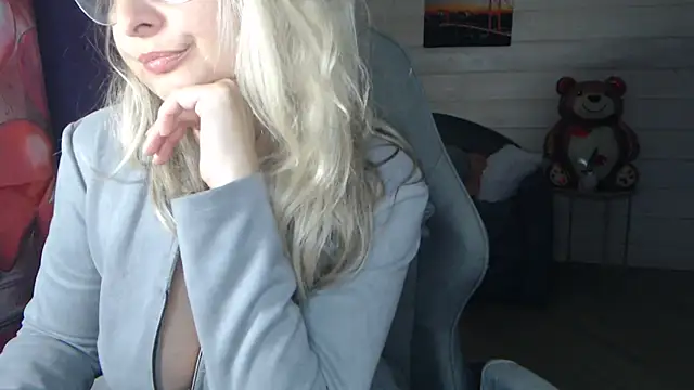 RubiLakros online show from March 12, 9:52 pm