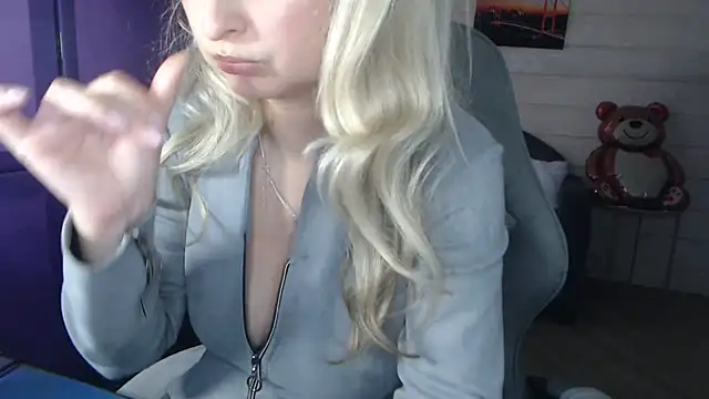 RubiLakros online show from April 29, 11:58 am