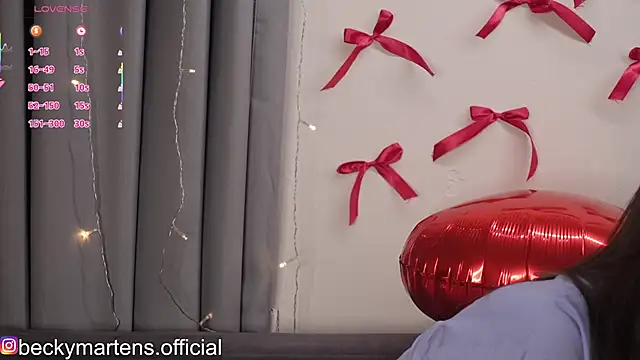 Snapshot of BeckyMartens chatting on February 13, 4:23 am BeckyMartens online show from February 13, 4:23 am