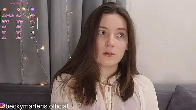 Snapshot of BeckyMartens chatting on February 6, 4:30 am BeckyMartens online show from February 6, 4:30 am