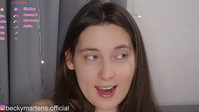 Snapshot of BeckyMartens chatting on February 3, 6:40 am BeckyMartens online show from February 3, 6:40 am