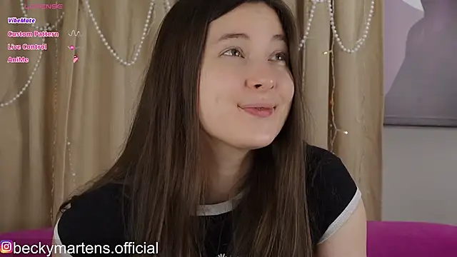 BeckyMartens online show from May 17, 3:39 am