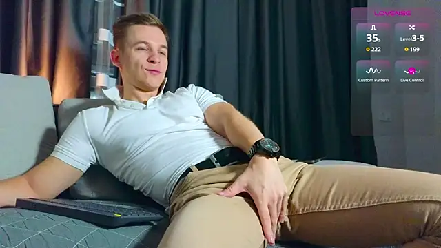 S3Xyes online show from December 17, 1:10 am