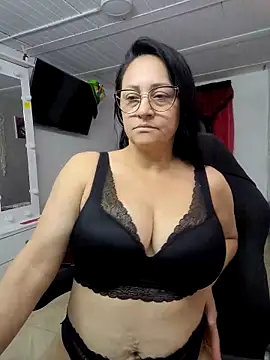 Ameliarizo online show from April 7, 3:36 pm