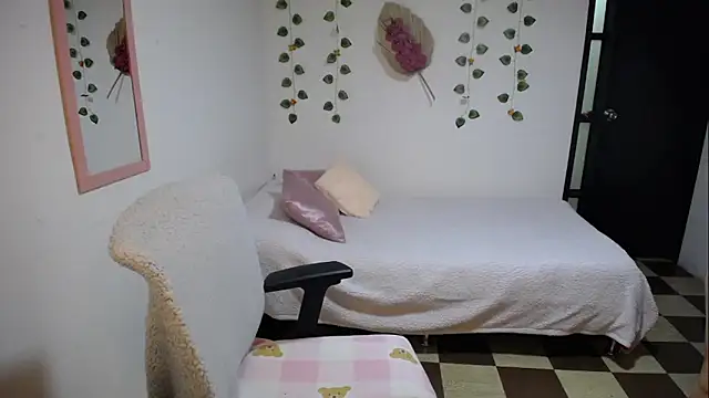 Snapshot of Sofi_5249_ chatting on June 13, 11:45 pm Sofi 5249 online show from June 13, 11:45 pm