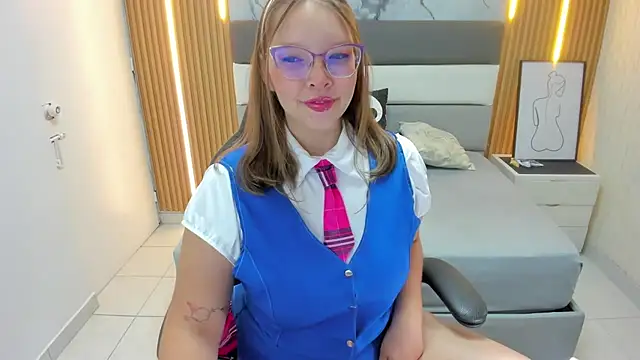 Snapshot of LEYNABRAUN chatting on October 31, 12:57 pm LEYNABRAUN online show from October 31, 12:57 pm