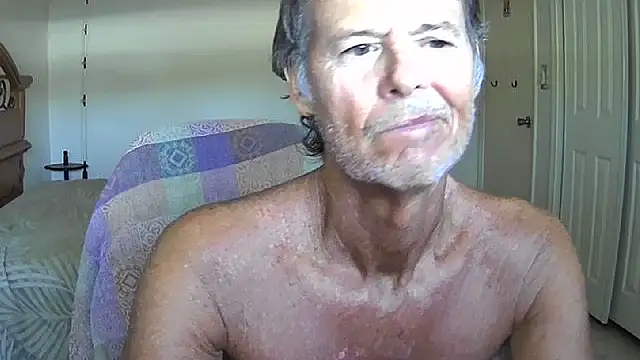 nakeedcowboi65 online show from April 18, 7:07 pm