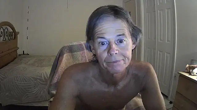 Snapshot of nakeedcowboi65 chatting on July 4, 10:21 am nakeedcowboi65 online show from July 4, 10:21 am