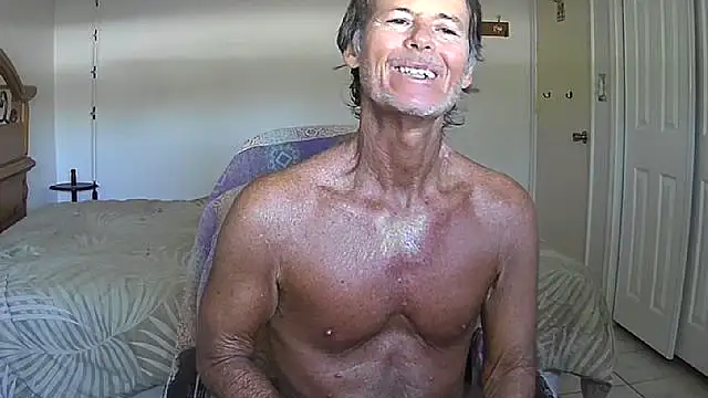 nakeedcowboi65 online show from April 18, 6:43 pm