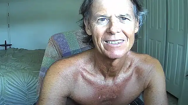 nakeedcowboi65 online show from May 18, 9:41 pm