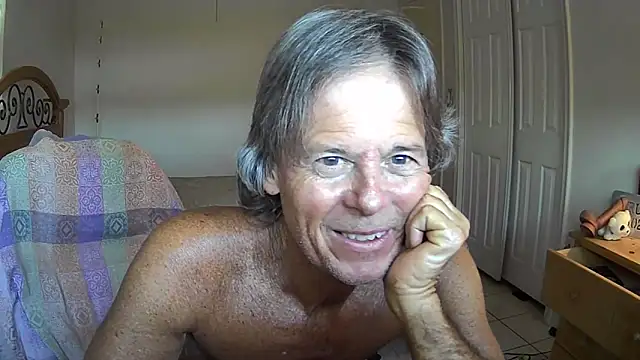 Snapshot of nakeedcowboi65 chatting on June 17, 12:04 pm nakeedcowboi65 online show from June 17, 12:04 pm