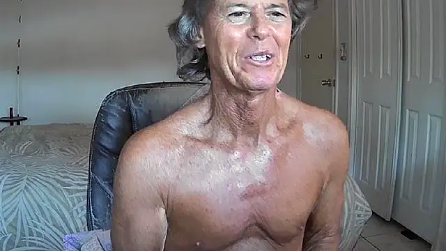 Snapshot of nakeedcowboi65 chatting on June 18, 12:10 pm nakeedcowboi65 online show from June 18, 12:10 pm